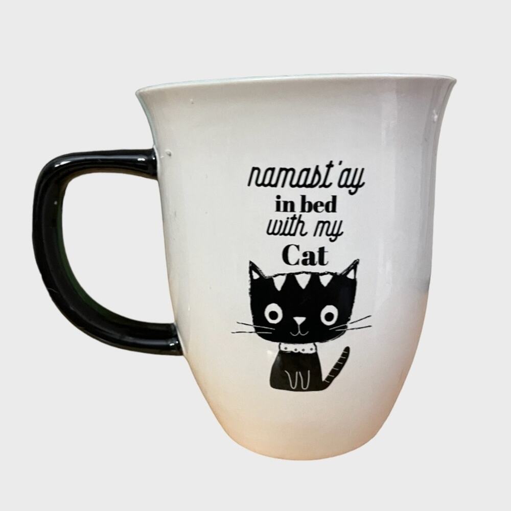 Cat Namast’ay IN BED with my CAT mug - Picture 3 of 6
